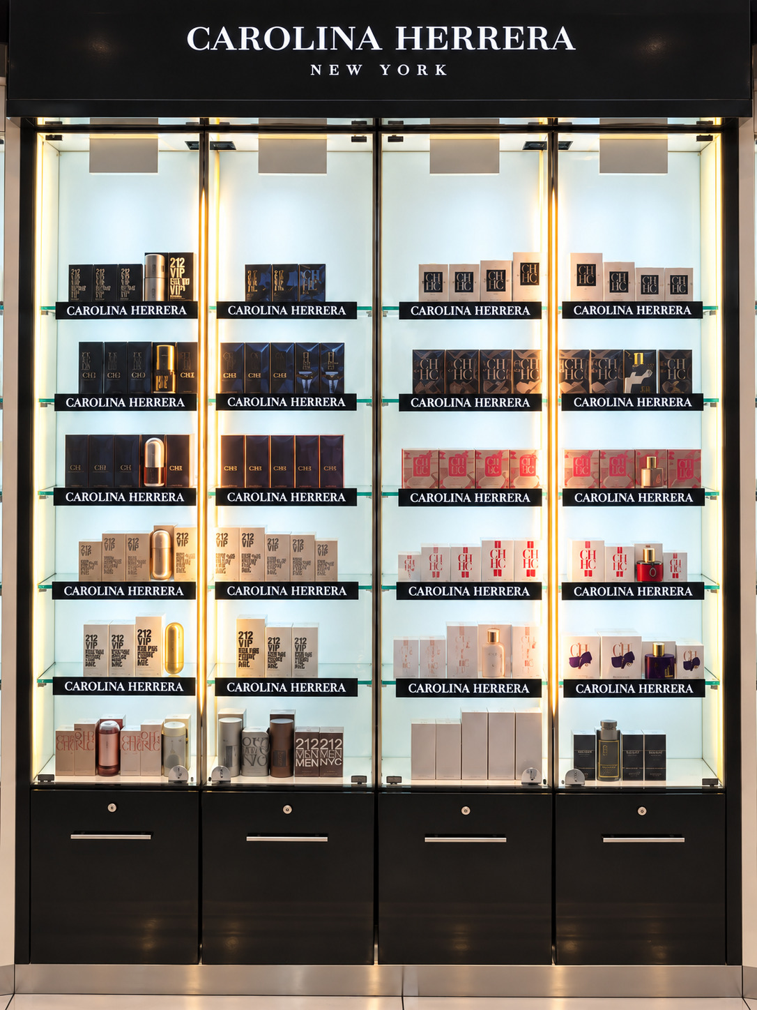 Exhibidor de perfumería Carolina Herrera